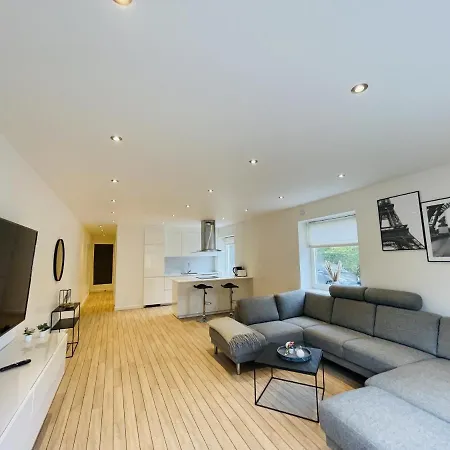 Апартаменты Aday - Elegant And Bright Close To The Airport Norresundby
