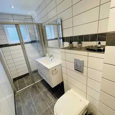 Aday - Elegant And Bright Close To The Airport Апартаменты *